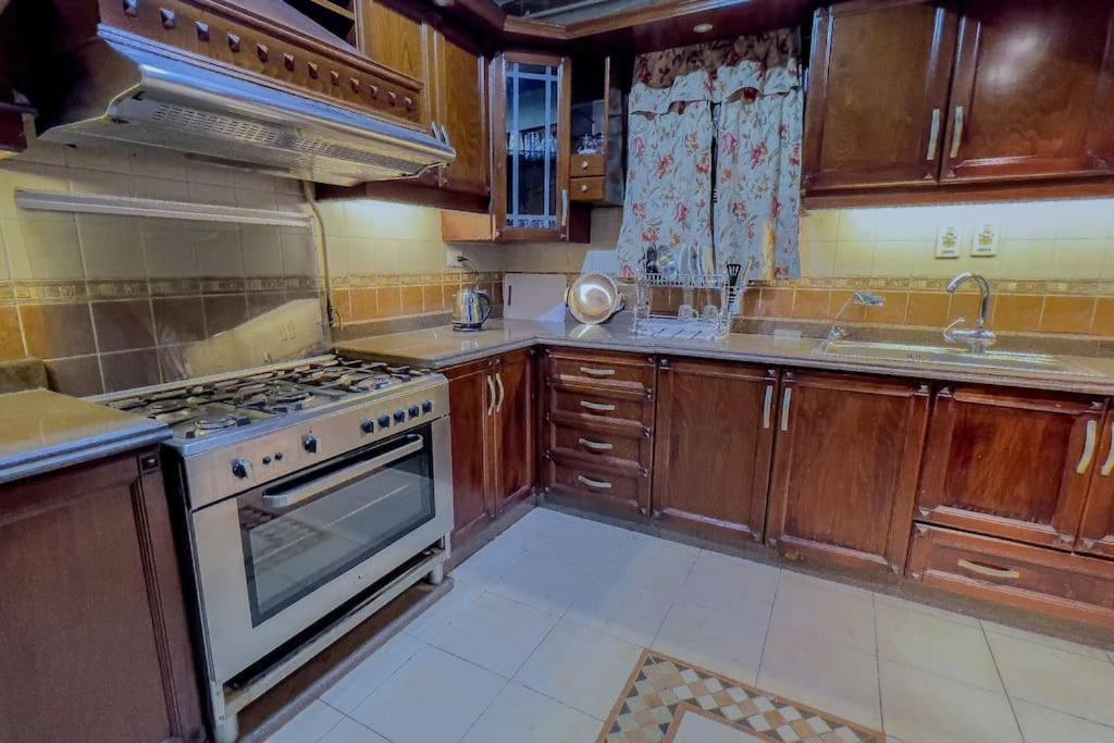 Apartment Zamalek Luxuriou Cairo
