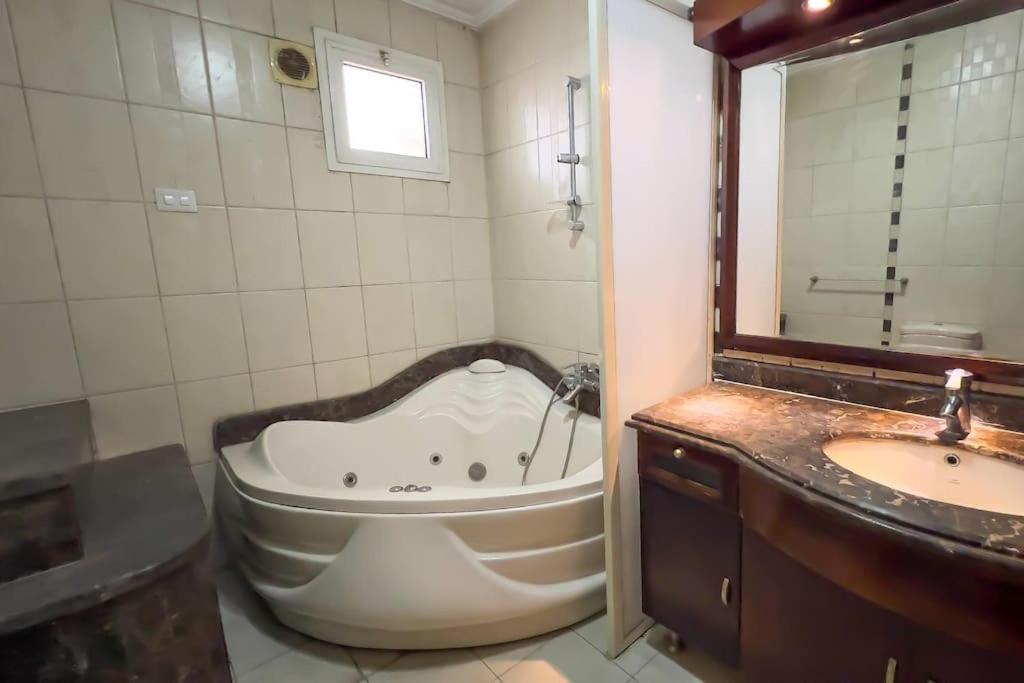 Apartment Zamalek Luxuriou Cairo
